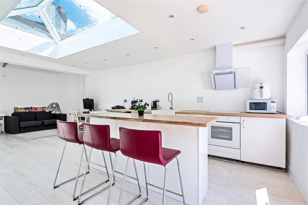 Bridle Close, Epsom