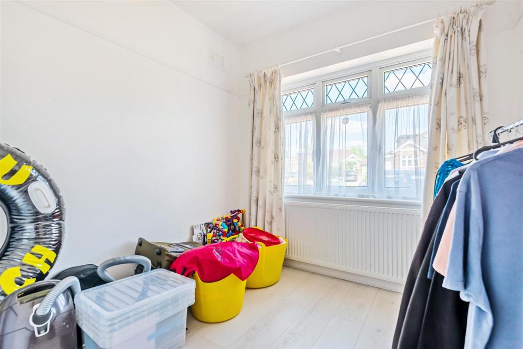 Bridle Close, Epsom