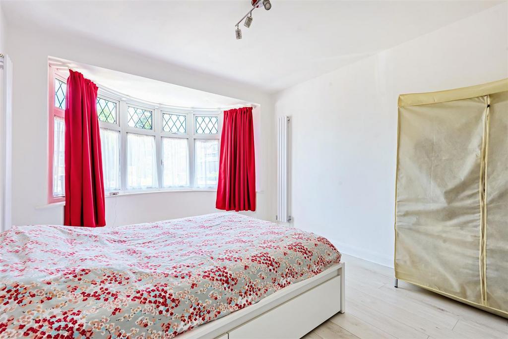 Bridle Close, Epsom