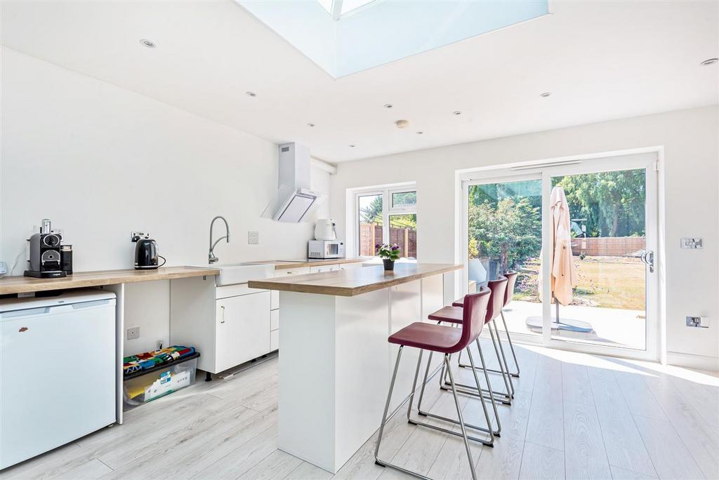 Bridle Close, Epsom