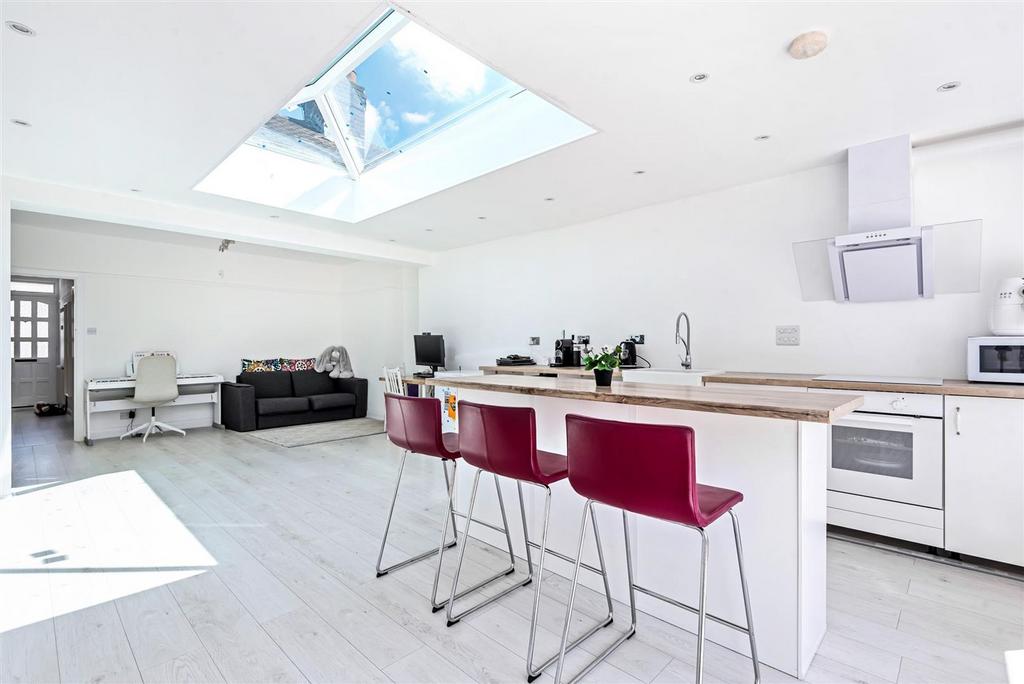 Bridle Close, Epsom