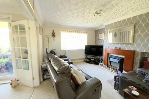 3 bedroom maisonette for sale, Lichfield Court, Grimsby