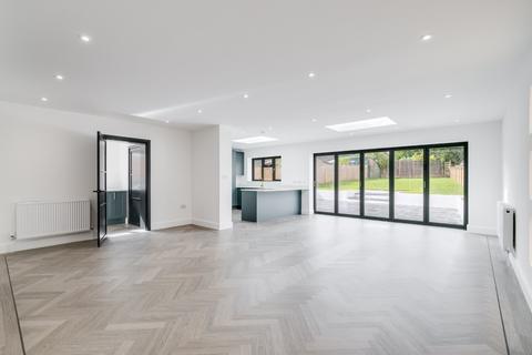 21 Brook View, Hitchin, SG4 9NY