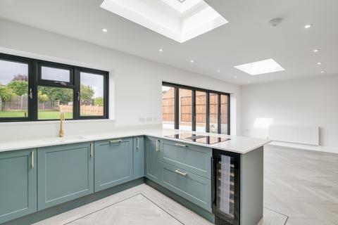 21 Brook View, Hitchin, SG4 9NY