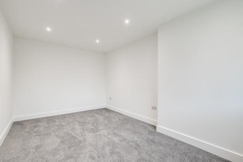 21 Brook View, Hitchin, SG4 9NY