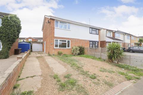 3 bedroom semi-detached house for sale, Whitefriars, Rushden NN10