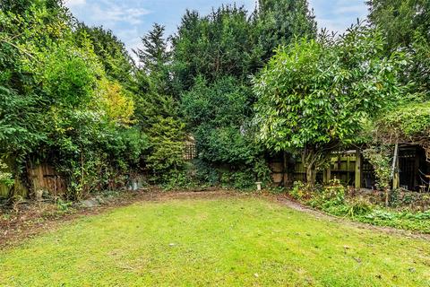Stonecroft Clinton Road, Leatherhead, KT22 8NX