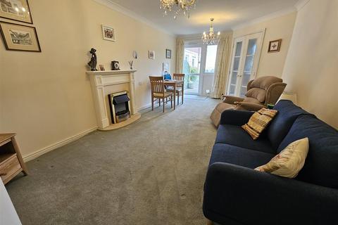 1 bedroom retirement property for sale, Windsor Way, Aldershot