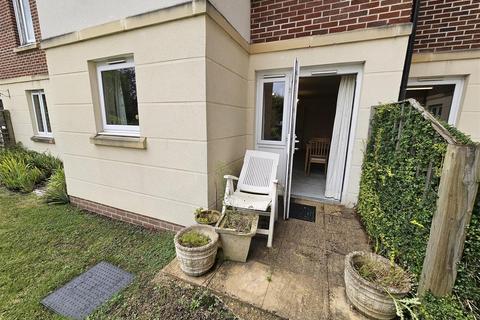 1 bedroom retirement property for sale, Windsor Way, Aldershot