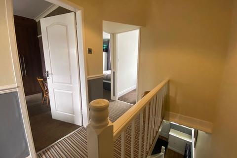 125 Broadoak Road, Ashton-under-lyne, OL6 8RS