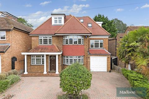 6 bedroom detached house to rent, Chester Road, Essex IG7