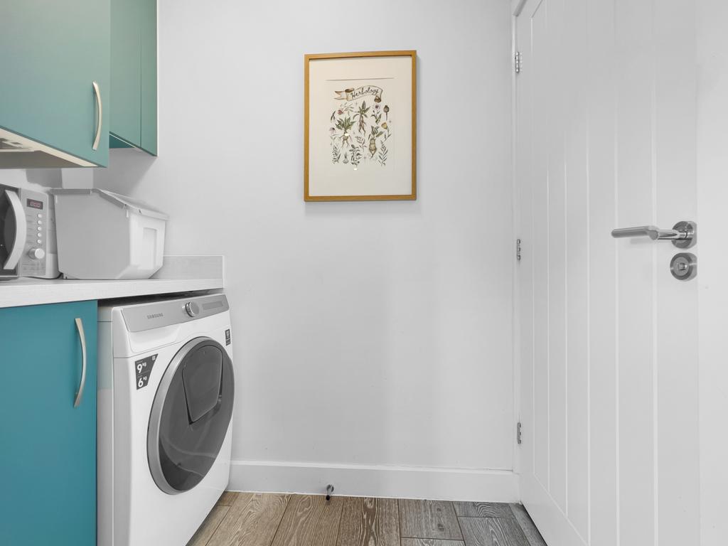 Kitchen/Utility Room