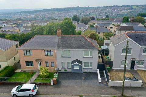 3 bedroom semi-detached house to rent, Coed-Y-Moeth Road, Aberbargoed, CF81