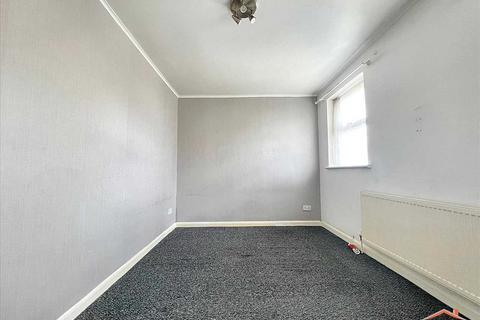 1 bedroom maisonette for sale, Mead Road, Edgware