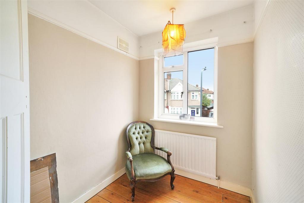 16 Elton Avenue - ycy NTI1 J2 Jc MHd Nac GVY.jpg