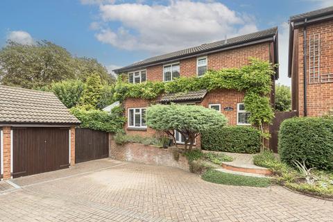 4 bedroom detached house for sale, Nursery Gardens, Tring