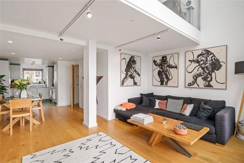 3 bedroom duplex for sale, Peacock Place, Islington, London, N1