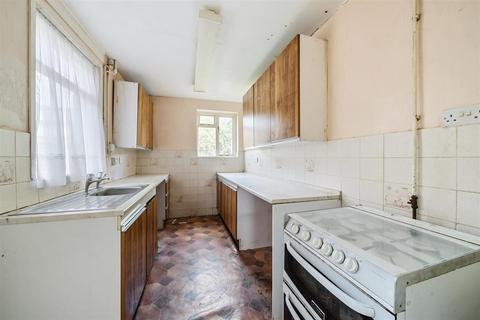 2 bedroom semi-detached house for sale, Lodge Lane, London N12