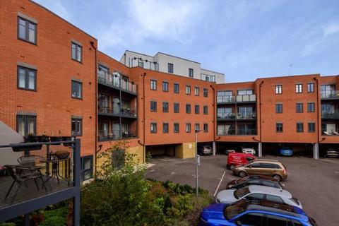 1 bedroom maisonette for sale, Aylesbury,  Buckinghamshire,  HP21