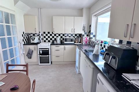 2 Capella Path, Hailsham, BN27 2JY