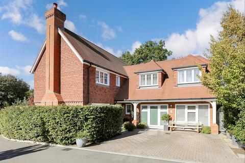 5 bedroom detached house for sale, Mantell Close, Lewes BN8