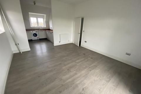 2 bedroom apartment to rent, 3 Y Corsydd, Llanelli