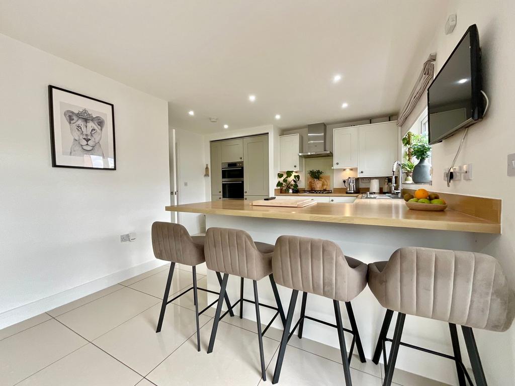 Sandpiper Drive, Stafford, ST16 5 bed detached house for sale £367,500