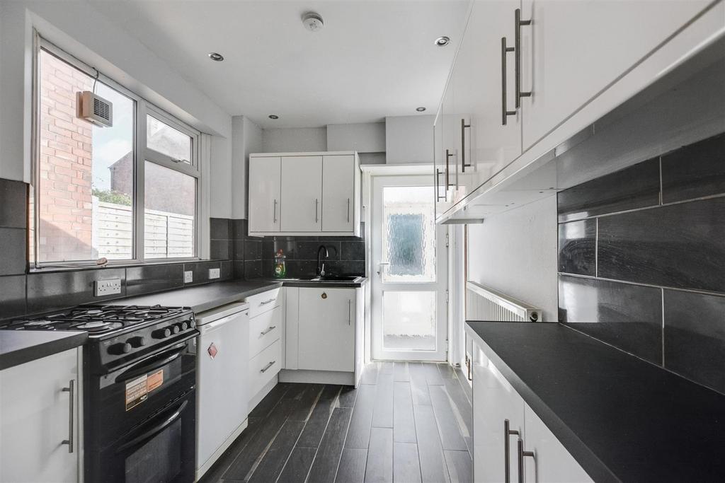 Kitchen 1.jpeg