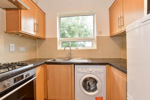 2 bedroom maisonette for sale, Oak Wood Close, Woodford Green, Essex