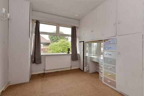 2 bedroom maisonette for sale, Oak Wood Close, Woodford Green, Essex