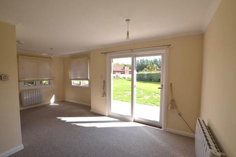 2 bedroom detached bungalow to rent, Bracklesham Lane, Bracklesham