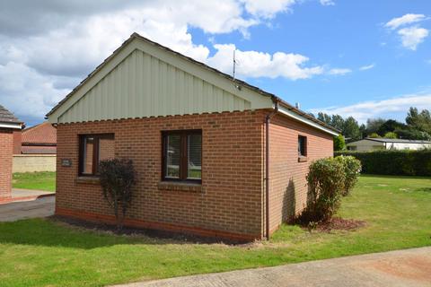 2 bedroom detached bungalow to rent, Bracklesham Lane, Bracklesham