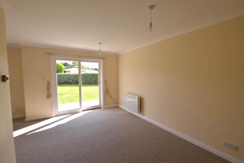 2 bedroom detached bungalow to rent, Bracklesham Lane, Bracklesham