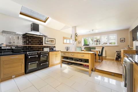 3 bedroom end of terrace house for sale, St. Marks Road, Salisbury SP1