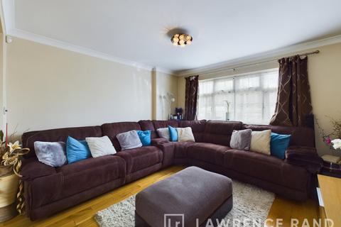 4 bedroom semi-detached house for sale, Park Lane, Hayes, UB4