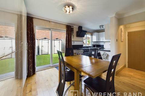 4 bedroom semi-detached house for sale, Park Lane, Hayes, UB4