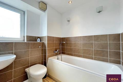 2 bedroom flat for sale, Lowland Court, Stepps, Glasgow