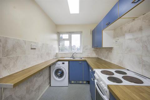 1 bedroom flat for sale, Hainault Road, London E11