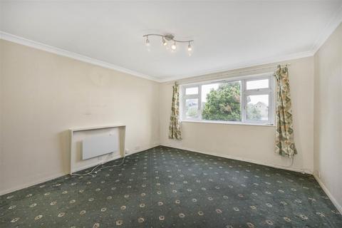 1 bedroom flat for sale, Hainault Road, London E11