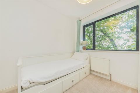 2 bedroom apartment for sale, Pembroke Lodge, London SW16