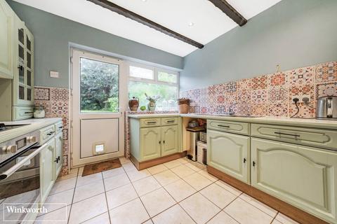 28 Bramblys Drive, Basingstoke, RG21 8UN