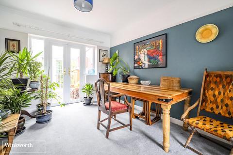 28 Bramblys Drive, Basingstoke, RG21 8UN