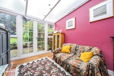 28 Bramblys Drive, Basingstoke, RG21 8UN