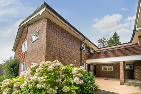 1 bedroom flat for sale, The Moorings, Surrey GU26