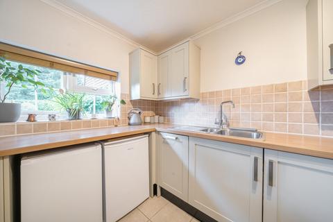 1 bedroom flat for sale, The Moorings, Surrey GU26