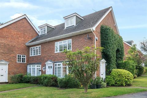 4 bedroom end of terrace house for sale, Gainsborough Court, Walton-On-Thames, KT12