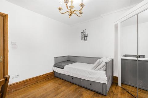 Studio to rent, Warwick House Street, London, SW1Y