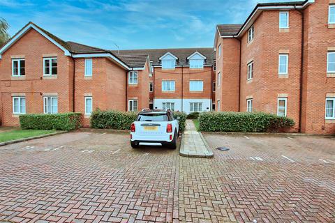 2 bedroom flat for sale, Sommerville Court, Alconbury Close, Borehamwood