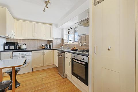 Flat 15, Thorne House Roman Road, London, E2 0PL