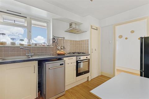 Flat 15, Thorne House Roman Road, London, E2 0PL